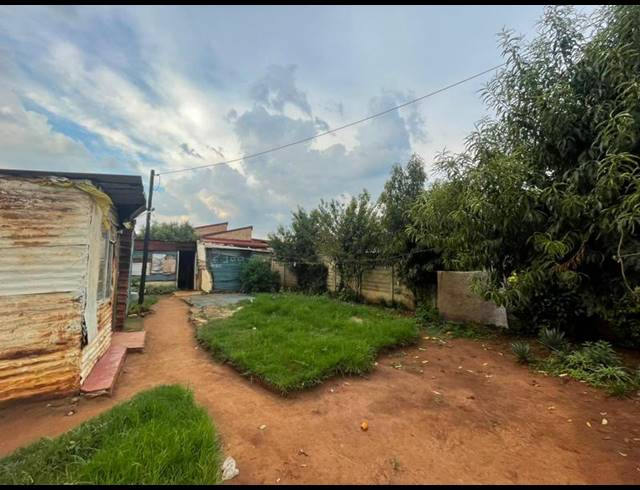 LAND FOR SALE IN KANANA PARK